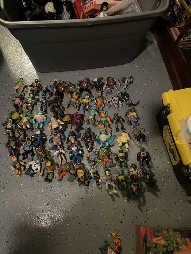 Vintage TMNT Lot 57 Figures Some Vehicles, Accessories And   Case