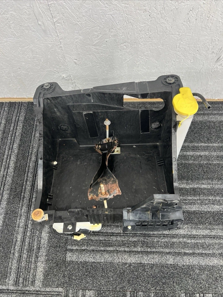 11-16 Ford F250 F350 6.7 Battery Tray Windshield Washer Fluid Tank Reservoir OEM - Image 3 of 4