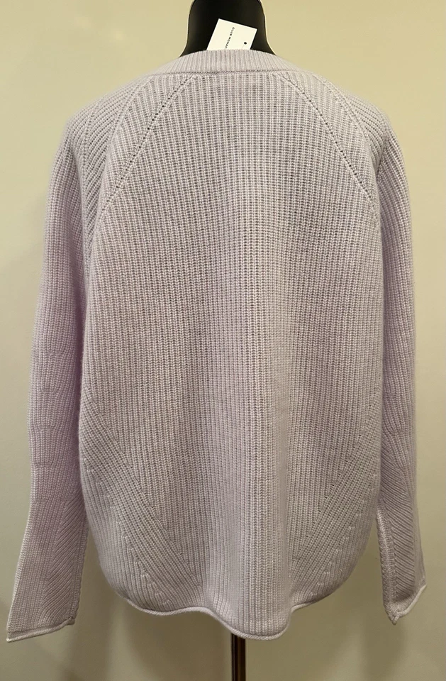 Nuevo con etiquetas Suéter Pullover Club Monaco 100% Cachemira Violeta Cuello en V Para Mujer Talla Mediana Foto 2 de 4