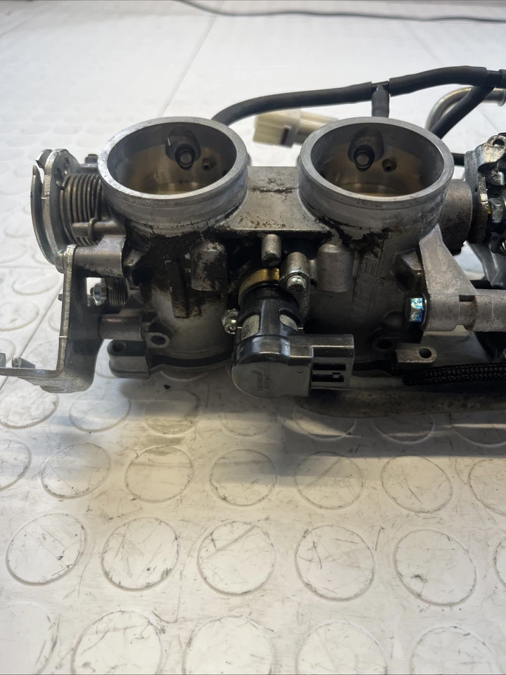 08-20 SUZUKI HAYABUSA CORPO DO ACELERADOR USADO TUBO DE ALIMENTAÇÃO DE COMBUSTÍVEL QUEBRADO - VEJA FOTOS FABRICANTE DE EQUIPAMENTO ORIGINAL - Imagem 4 de 4