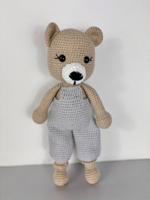 Süßer Junge Teddybär mit grauem Outfit Handarbeit gehäkelt Amigurumi Spielzeug Weihnachtsgeschenk