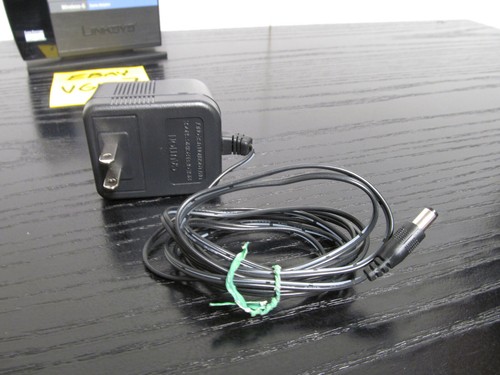 Linksys WGA54G Wireless-G Game Adapter. Adds WiFi Capability PS2 & XBOX ( VGW7 ) - Picture 3 of 11