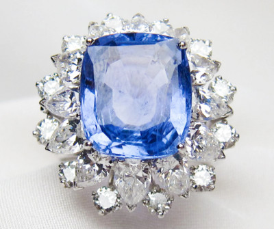 Marvelous Mid-Century Flower Design 11.30CT Blue Tanzanite & 4.2CT White CZ Ring