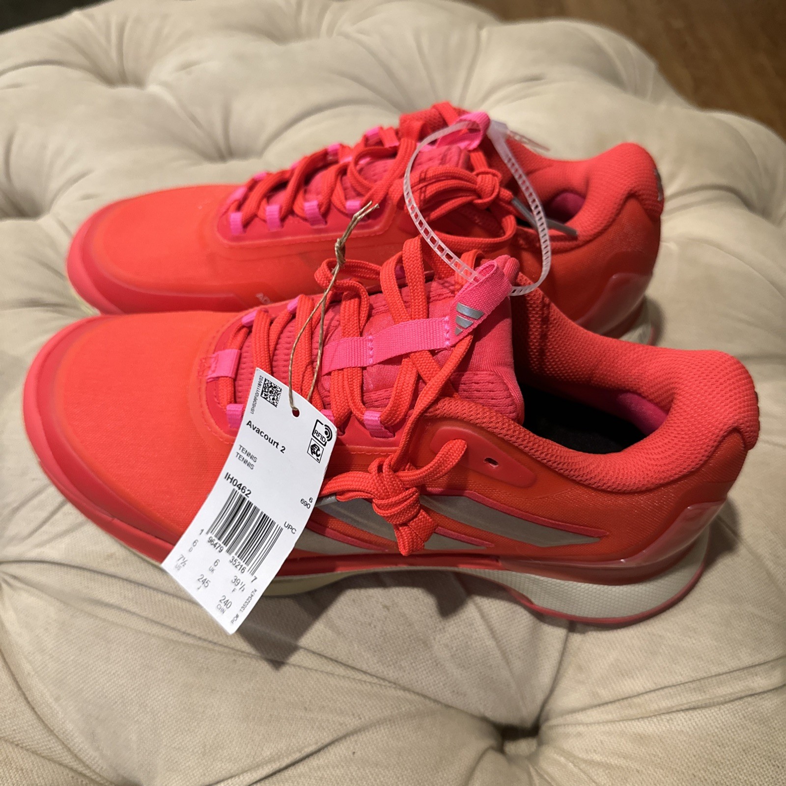 SAOLA NUOVE scarpe da tennis Adidas da donna taglia 7 5 avacourt rosso solare rosa IH0462