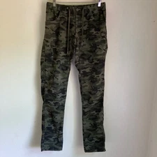 BYLT Men's camo weekender pants size M Preowned