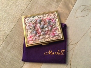 RARE  GENUINE VINTAGE LADIES MARHILL COMPACT  WITH SEASHELLS