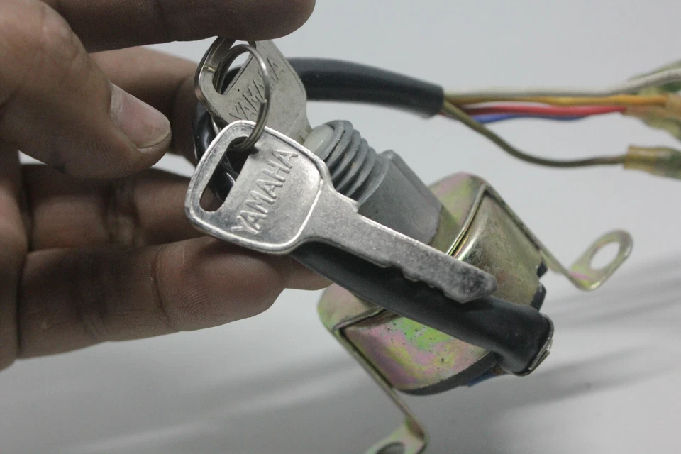 Interruptor principal de ignição YAMAHA YL1 YL1E YL3 jato duplo NOS 5 fios - Imagem 2 de 4