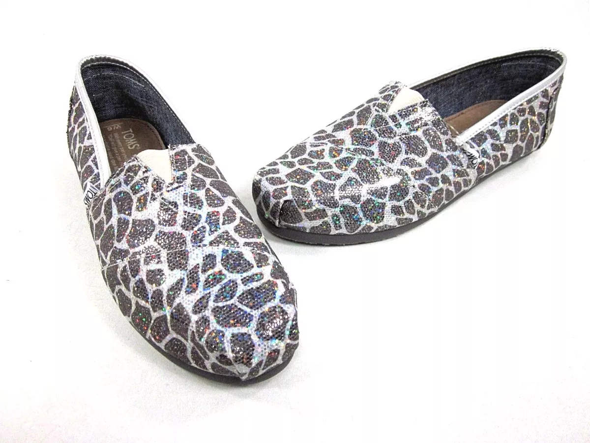 TOMS WOMEN S CLASSICS GIRAFFE PRINT GLITTER GRAY SILVER SIZE 5.5 NEW