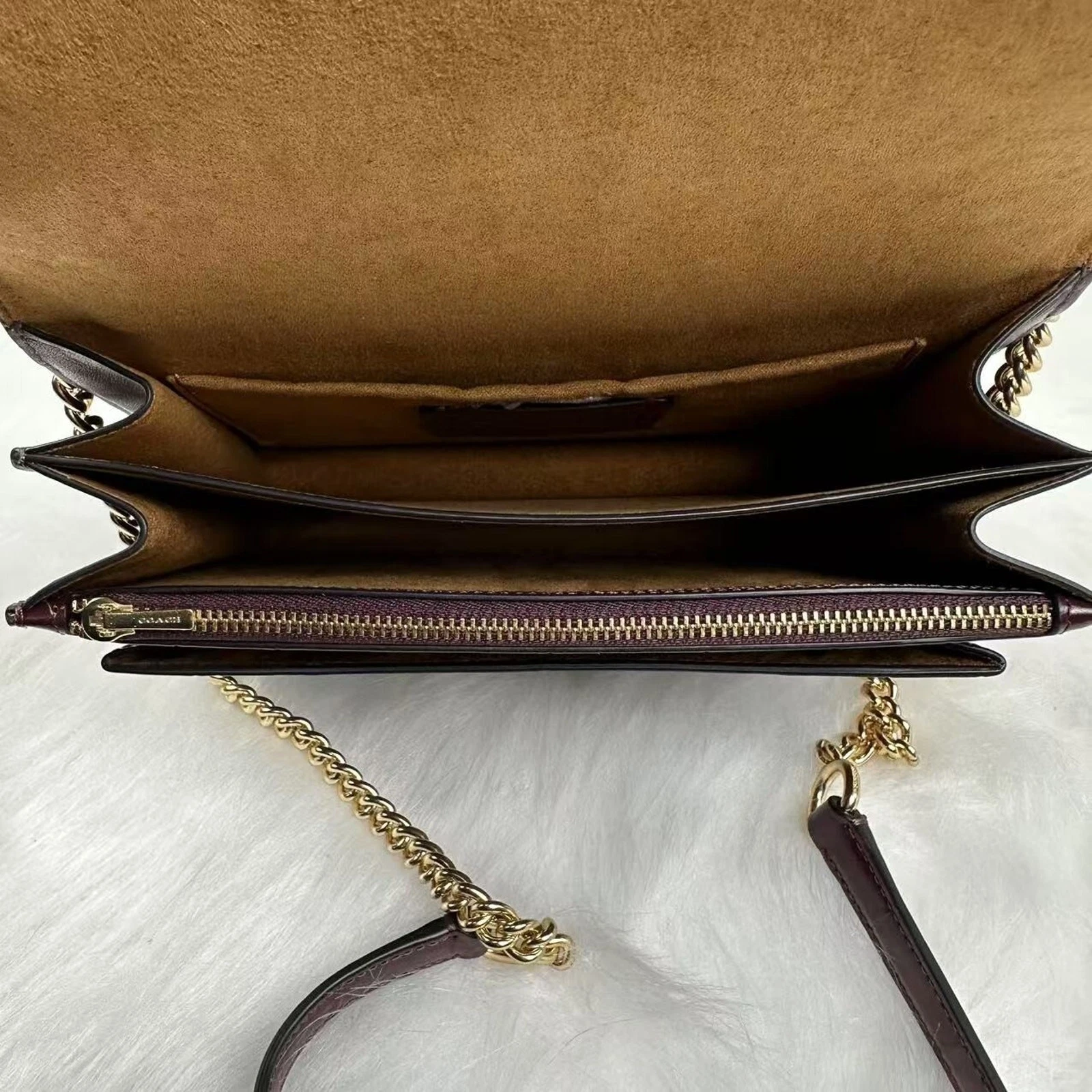 Borsa a tracolla Coach Klare pelle goffrata coccodrillo Merlot CC840 nuova con etichette