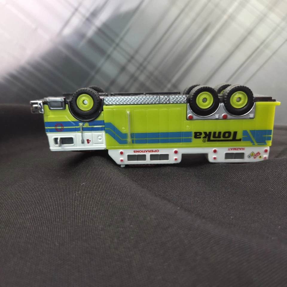 TONKA Fire Truck Hazmat Operations Diecast 2013 Hasbro Funrise #06443 1:64 Scale - Image 4 of 4