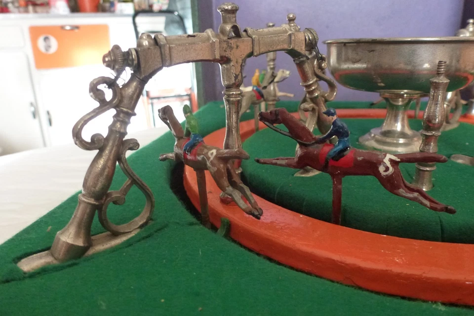 Jeu de comptoir course de chevaux jouet ancien début XXème Siècle - Photo 4/4