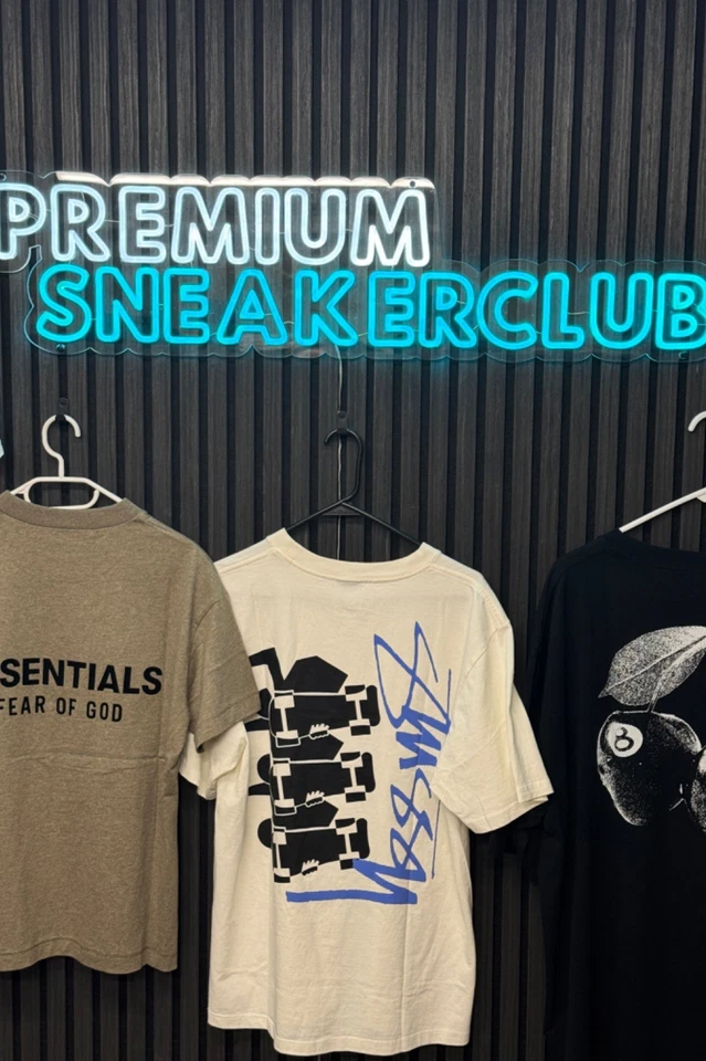 1 Euro - 15 Sekunden - Supreme, Kith, Essentials, Stussy , Travis Scott,etc