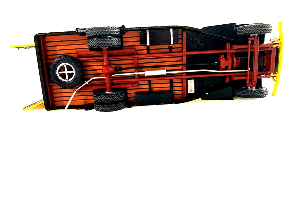 Transportador EXOTO 1950 Alfa Romeo rojo escala 1:24 Inv. #3545 Foto 2 de 4