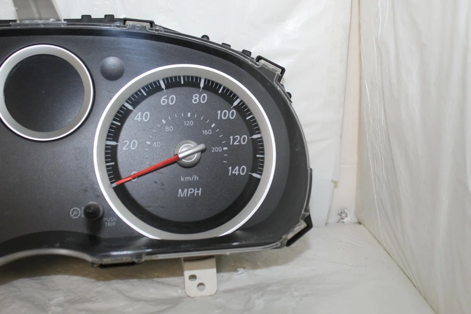 Medidores de painel de instrumentos velocímetro 2011 2012 Nissan Sentra 85.925 milhas - Imagem 3 de 4