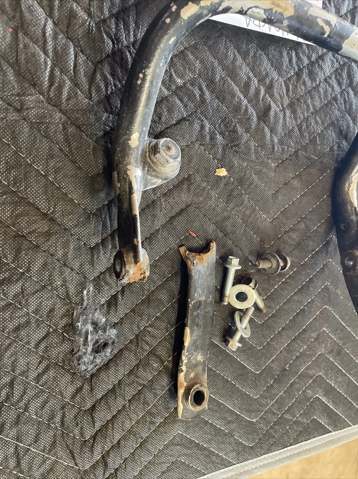 Barra de agarre para parachoques trasero Honda ATC 200 X 1984 Foto 4 de 4