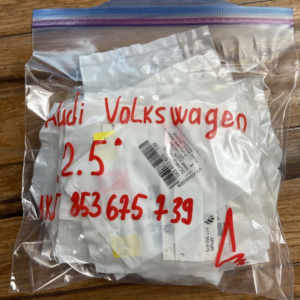 Volkswagen Jetta 2006-2010 emblema "2,5" cromo para portón trasero 1K5853675739 OEM Foto 4 de 4