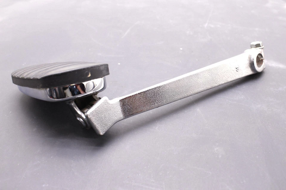 06-19 KAWASAKI VULCAN 900 OEM BRAKE FOOT PEDAL AND SENSOR R8.BX20 - Image 3 of 4