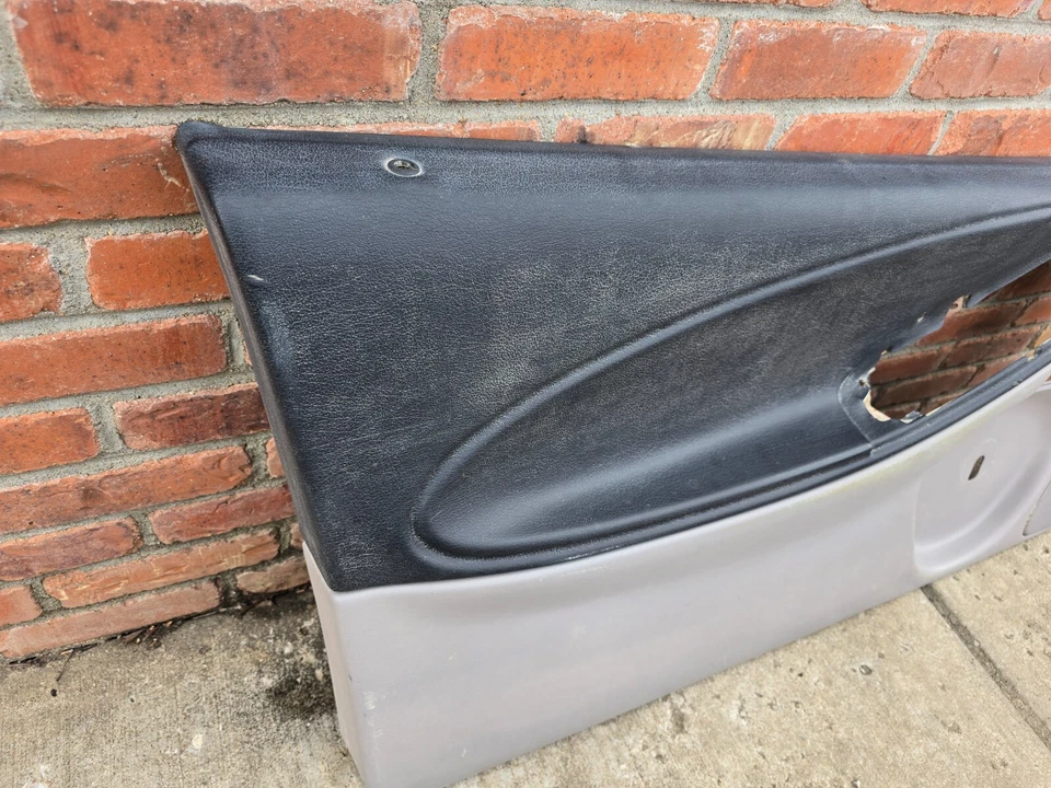 Ford Mustang GT LX 1994-1998 paneles de puerta manuales negros y grises Foto 3 de 4
