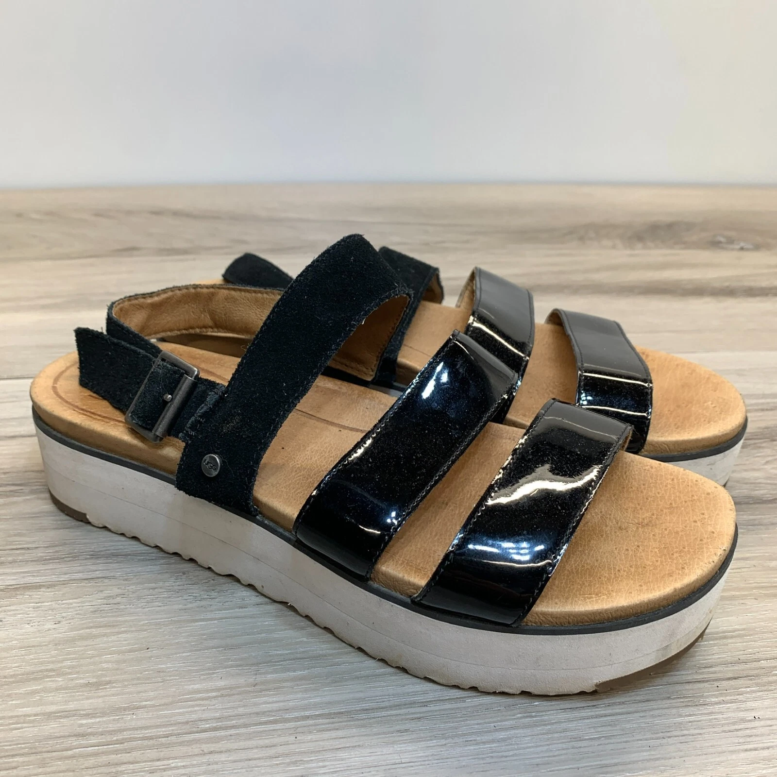 Sandali donna UGG Braelynn neri con plateau in vernice misura 9 5 1099808