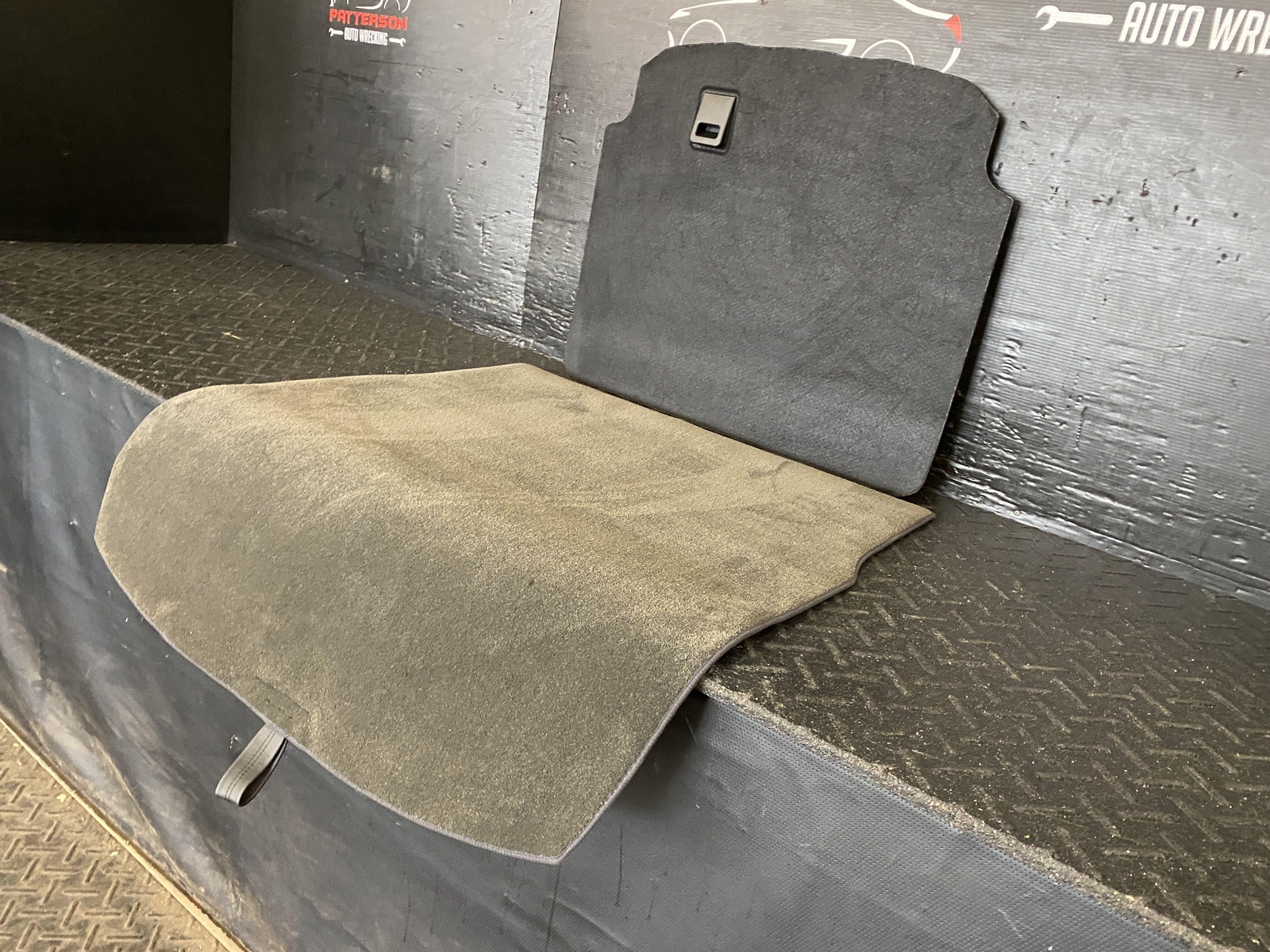 11-18 BENTLEY CONTINENTAL GT TRUNK CARPET & SPARE TIRE COVER 3W0863547F