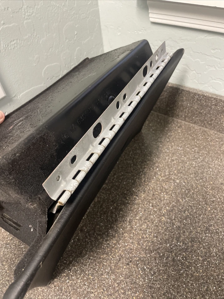 97 LINCOLN MARK VIII TABLERO PANEL DE INSTRUMENTOS GUANTE COMPARTIMENTO DE ALMACENAMIENTO CAJA CONTENEDOR Foto 4 de 4