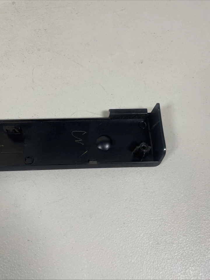 Tapicería de tablero de pasajeros Nissan Frontier Xterra 2002-2004 negra 68412-7Z800 OEM Foto 4 de 4