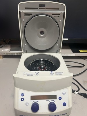 Eppendorf Microcentrifuge 5424 120V 3.8A SN:5424DP460931