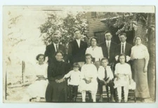 VINTAGE RPPC MR AND MRS BUTZ FAMILY 10 CHILDREN N LAWRENCE OH c 1910 080921 Q