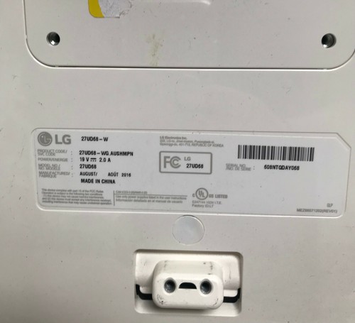 LG-27UD69P-W 27” IPS LED 4K UHD Freesync Monitor *** FOR PARTS *** - Picture 4 of 4