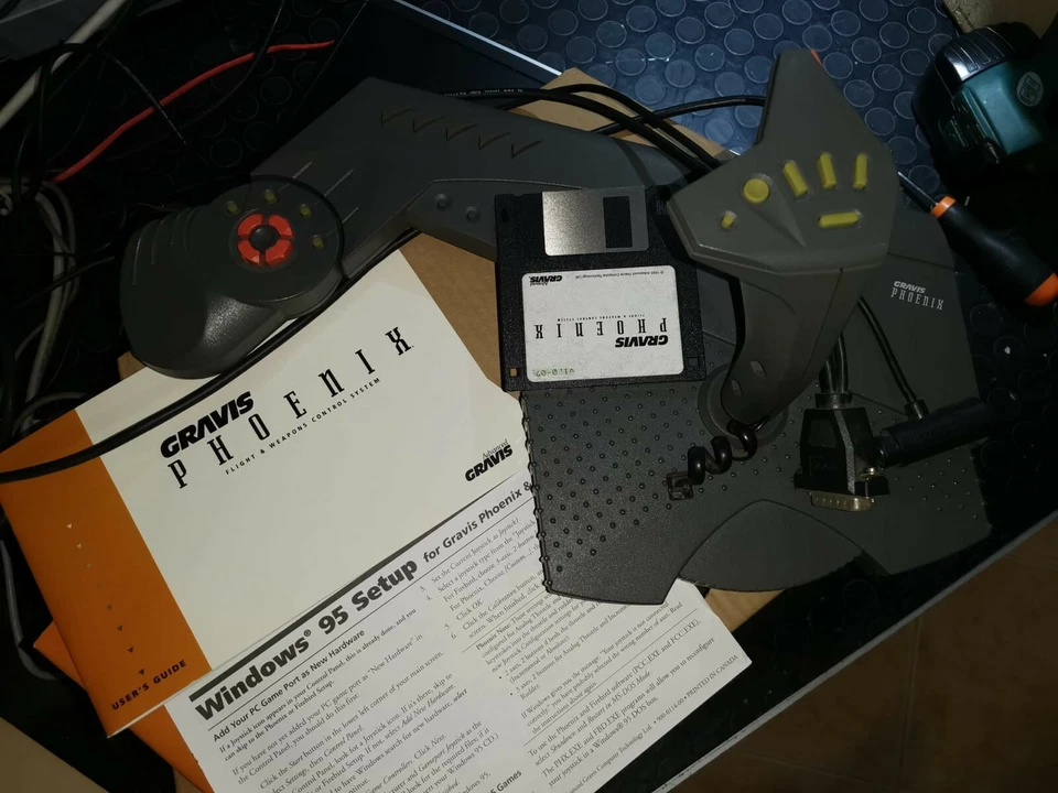 Advanced Gravis Phoenix Controller Joystick pc - Immagine 2 di 4