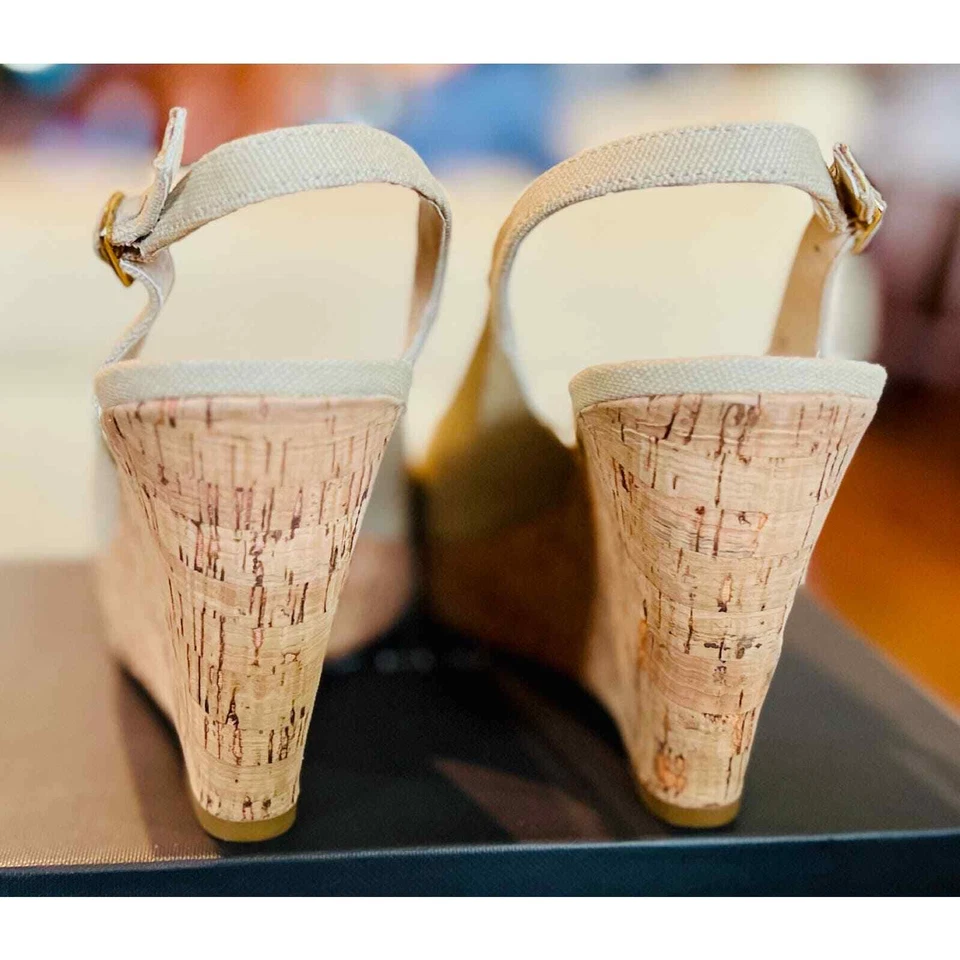 Tacones de cuña Tahari Taylor beige de lona y corcho peep toe talla 9M Foto 3 de 4