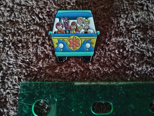 SCOOBY DOO MYSTERY MACHINE PIN - metal enamel set lapel lot pins scooby-doo van