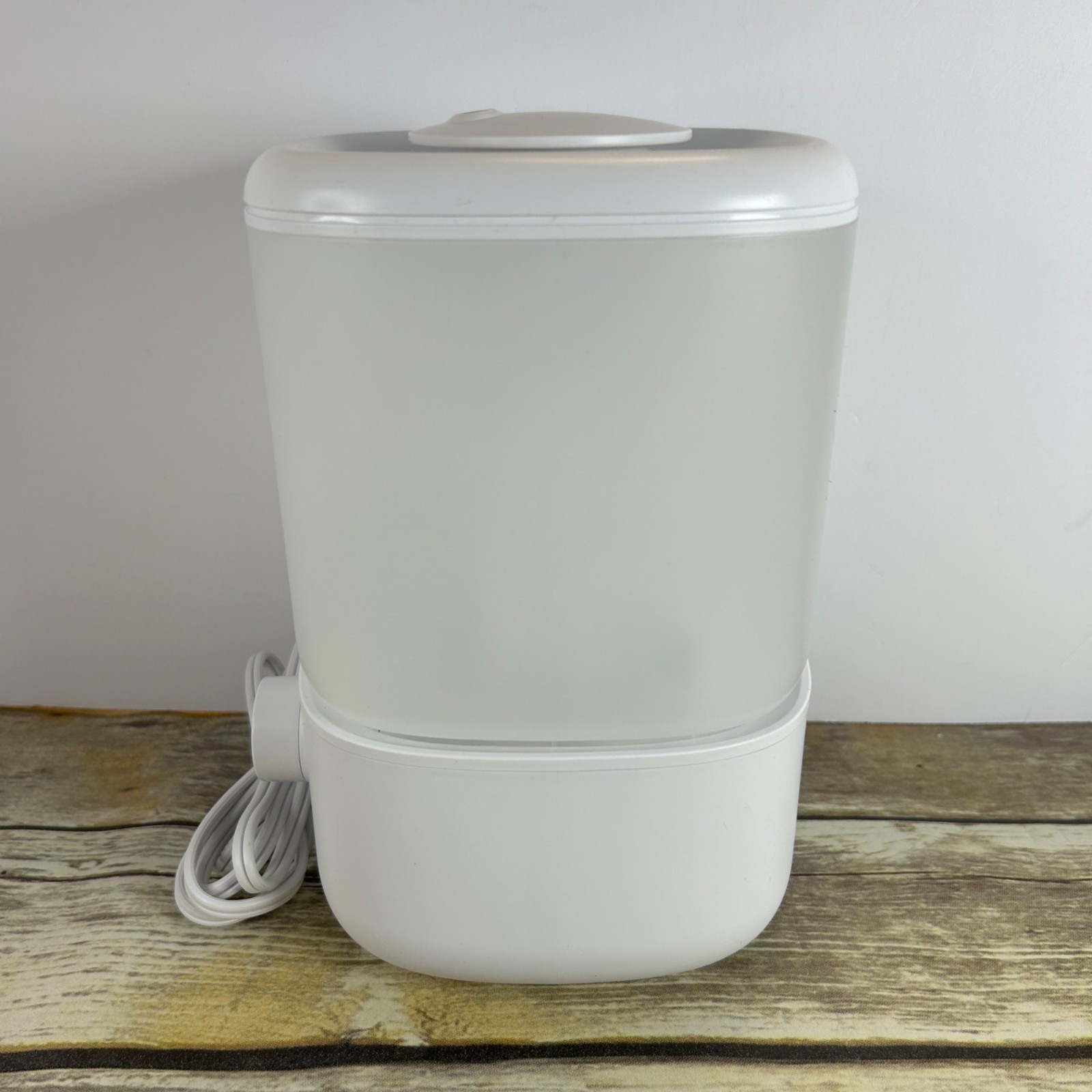 Levoit Classic 160 Ultrasonic Cool Mist Humidifier With Adjustable Knob Control