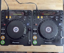 Pioneer CDJ-1000MK3 DJ CD/MP3 Player Pair w/ Flight Case, Hot Cue, MT