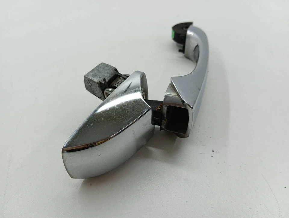 Chrysler Voyager 2008 Rechts Türgriff Türöffner hinten AMD95618 - Imagem 3 de 4