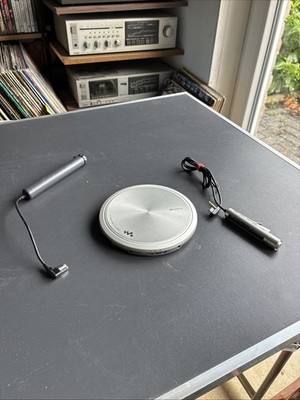 Tragbarer CD Player Walkman Sony D-EJ955 Silber Gebraucht Defekt