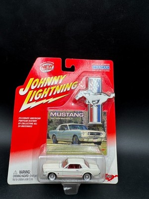 Johnny Lightning 1966 Ford Mustang GT Mustang Classics Series In White I4