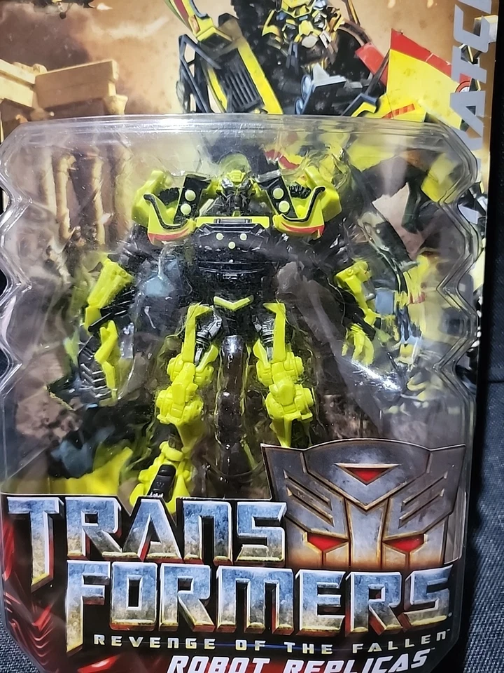 Transformers Revenge Of The Fallen Robot Replicas Autobot Ratchet 2008  - Image 2 of 4