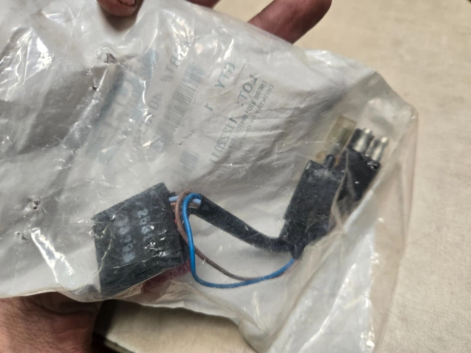 Interruptor auxiliar Polaris 4013379 6-2013 IQ Dragon Widetrak Switchback OEM Foto 2 de 2