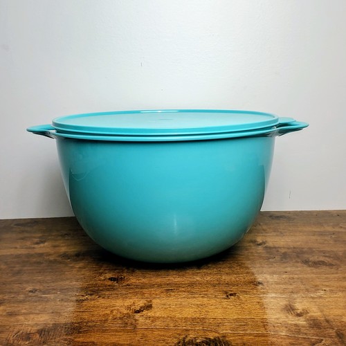 Tupperware Jumbo Teal Blue Thatsa Bowl 59 Cups Double Tab Seal Brand New - Picture 2 of 12