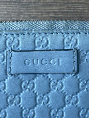 Gucci Women s Blue GG Logo Zip-Around Folding Wallet w/ Credit Card Slots