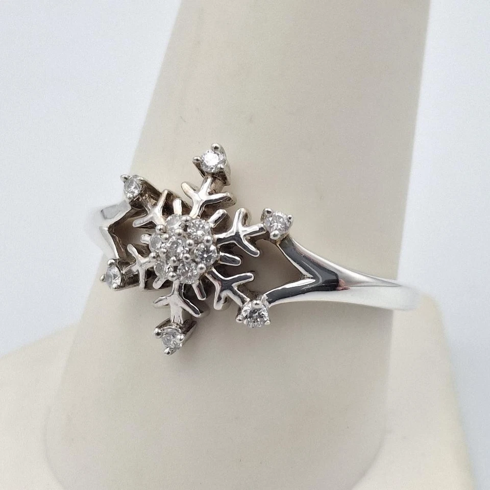 Disney Enchanted Elsa Frozen Sterling Silver 1/6ctw Diamond Snowflake Ring sz 10 - Image 4 of 4