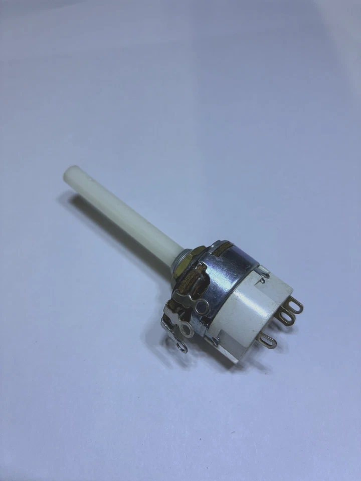 1Meg Log Rotary Switched Potentiometer - Image 1 of 1