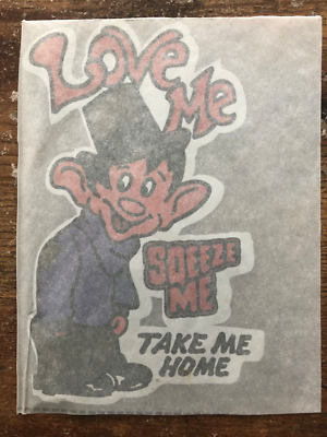Vintage 1970's T-SHIRT IRON-ON Transfer LOVE ME SQEEZE ME