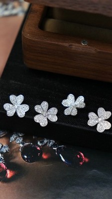18K White Gold Diamond Clover Pendant   Pavé Flower Petal Design, No Chain