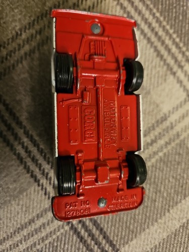 CORGI 1:36 SCALE MOTORWAY AMBULANCE - NO BOX - AS PHOTOS - Picture 5 of 5
