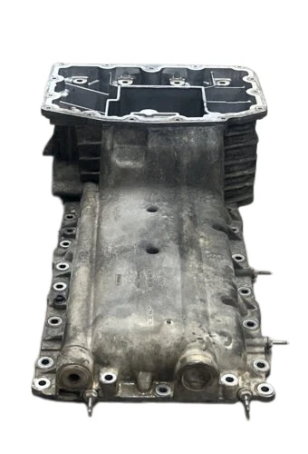 Cacerola de aceite desnuda del motor superior Ford Powerstroke 6,7 L BC3Q-6676-ED BC3Q-6676-EE Foto 3 de 4