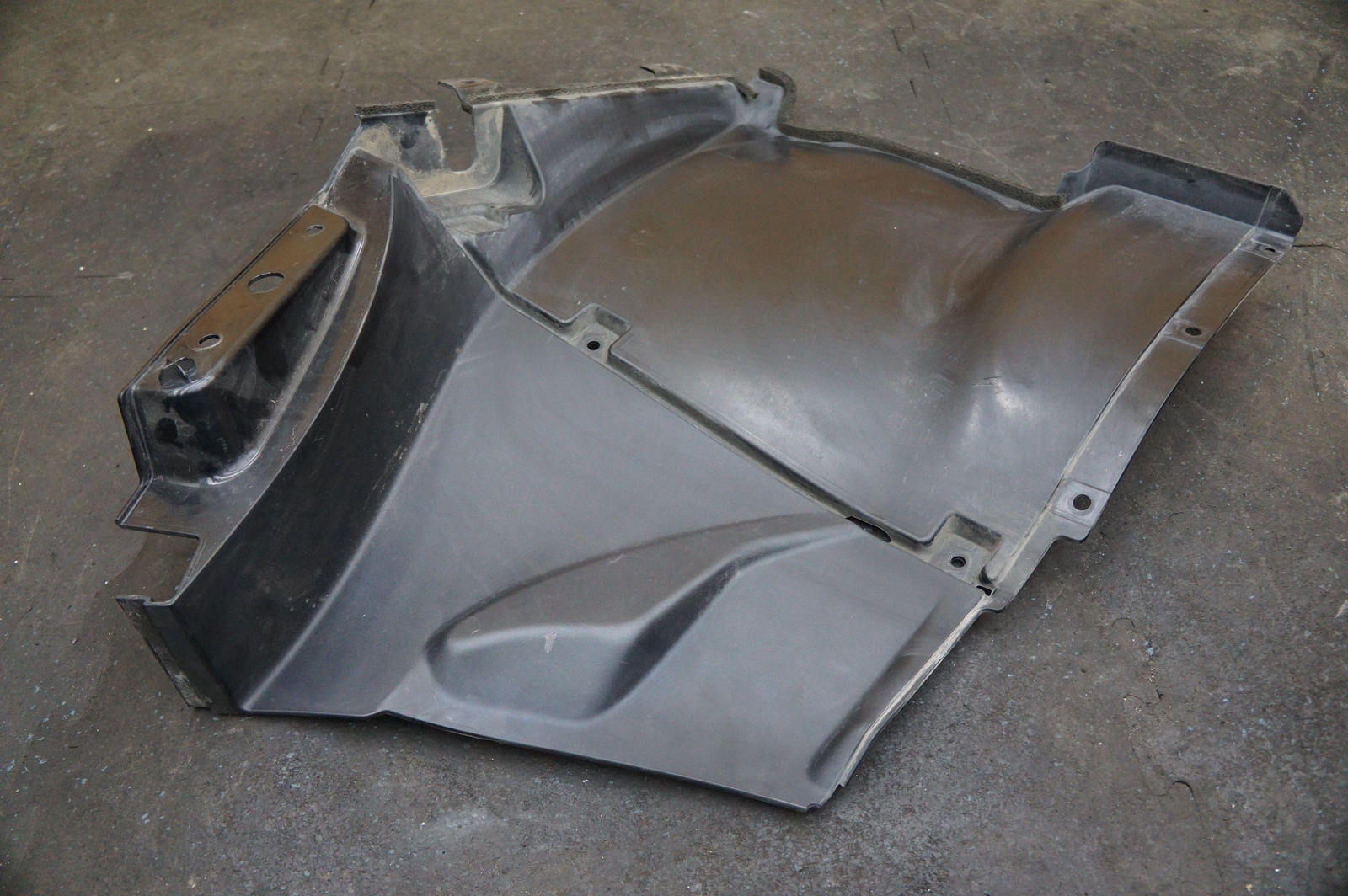 Front Left Driver Side Inner Guard Molding Panel 13a2734cp Oem Mclaren 570s 2017