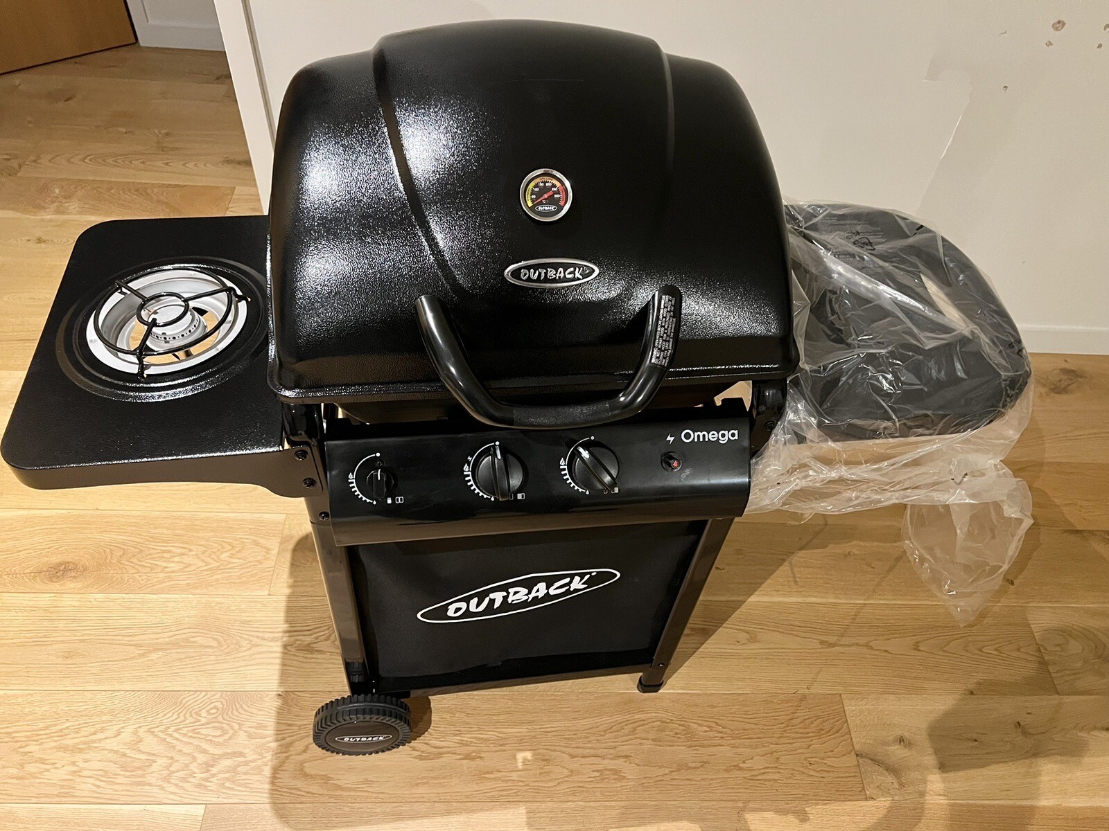*BRAND NEW* Outback Omega 250 2Burner Gas BBQ, Black Unbox eBay