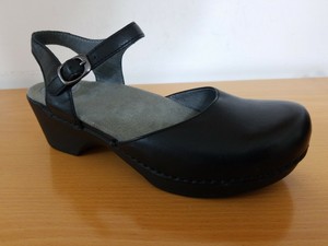 dansko sam black